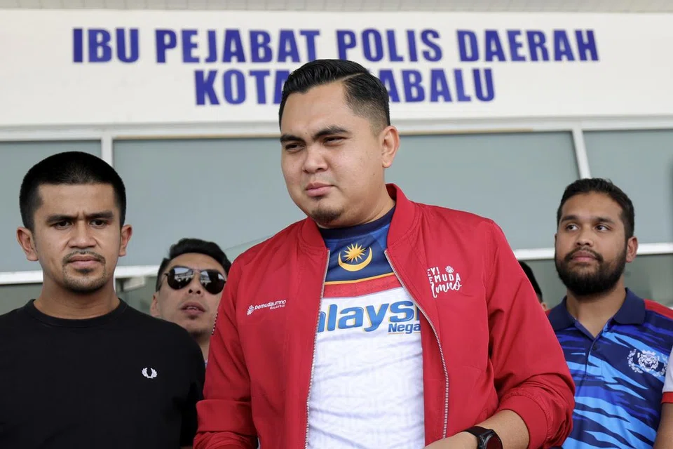 Ketua Pemuda Umno, Dr Muhamad Akmal Saleh, telah memberi keterangan lebih dua jam di Ibu Pejabat Polis Daerah (IPD) Kota Kinabalu, pada 5 April. Dr Akmal berkata keterangan diberikan antaranya mengenai laporan polis berkait ceramah beliau di Kelantan baru-baru ini, dan tidak berkaitan dengan sebarang aktiviti atau perkara di Sabah.