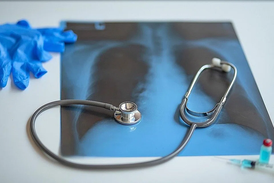 RADANG PARU-PARU: Jangkitan kuman di tisu paru-paru dikenali sebagai pneumonia atau radang paru-paru. Ia adalah jangkitan kuman yang biasa dalam kalangan kanak-kanak kecil dan orang-orang tua. - Foto ISTOCKPHOTO