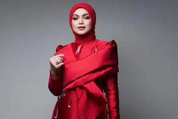 BERBAKTI: Datuk Seri Siti Nurhaliza menggunakan kuasanya sebagai ikon yang berpengaruh sebaik mungkin dengan memberi kembali kepada masyarakat baik dari segi kerjayanya sebagai penyanyi mahupun sebagai usahawan. 