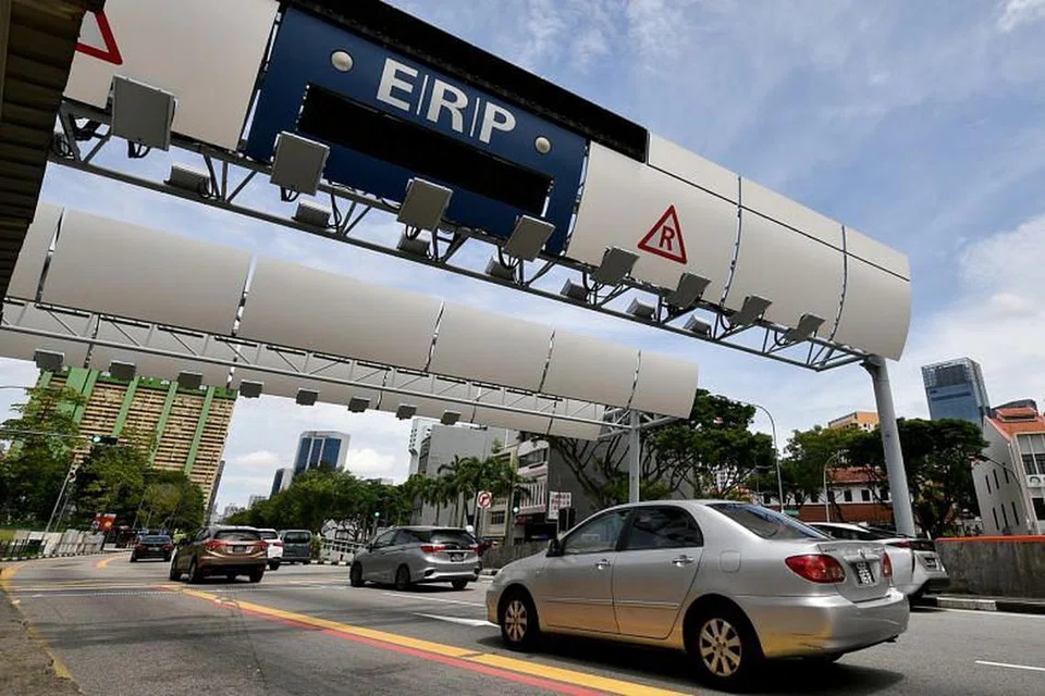 BAYARAN ERP DITURUNKAN: Kadar Bayaran Elektronik Jalan Raya (ERP) akan diturunkan ke paras sifar di dua lokasi mulai Isnin depan (23 Nov) untuk cuti sekolah Disember. - Foto BH oleh LIM YAOHUI
