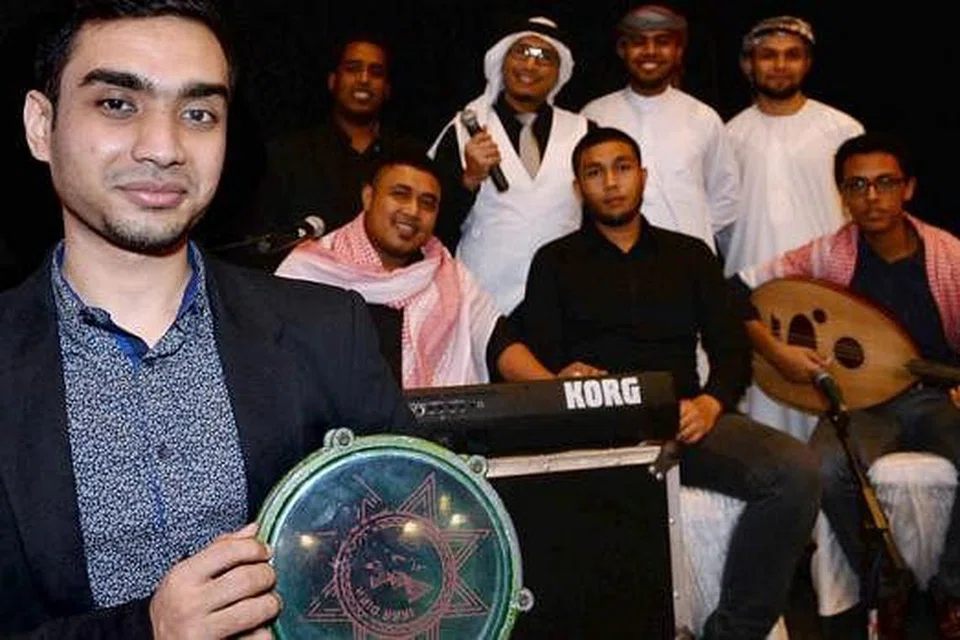 PAPAR SENI ARAB: Encik Abu Bakar Alwee Alsree (kiri) menubuhkan syarikat penyedia hiburan dan hiasan berciri Arab, Espousal Fusion Events. - Foto TAUFIK A. KADER