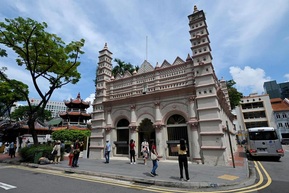 Pusat Warisan India Muslim Nagore Dargah antara tempat yang akan dikunjungi sewaktu aktiviti menaiki bas ‘Hop On, Hop Off’ di Pesta Warisan Singapura 2024.