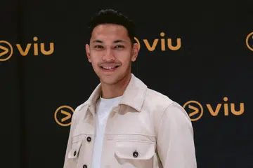 Muaz Zabir, pelakon Malaysia, Mitos Cinta Akira