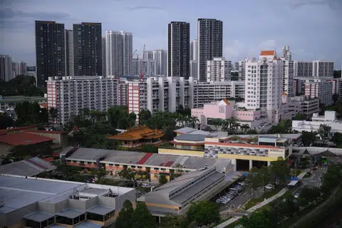Estet sekitar West Coast Market Square, meliputi West Coast Plaza dan Clementi West Street 1. Kesemua estet itu tergolong dalam GRC West Coast-Jurong West yang baru dibentuk.
