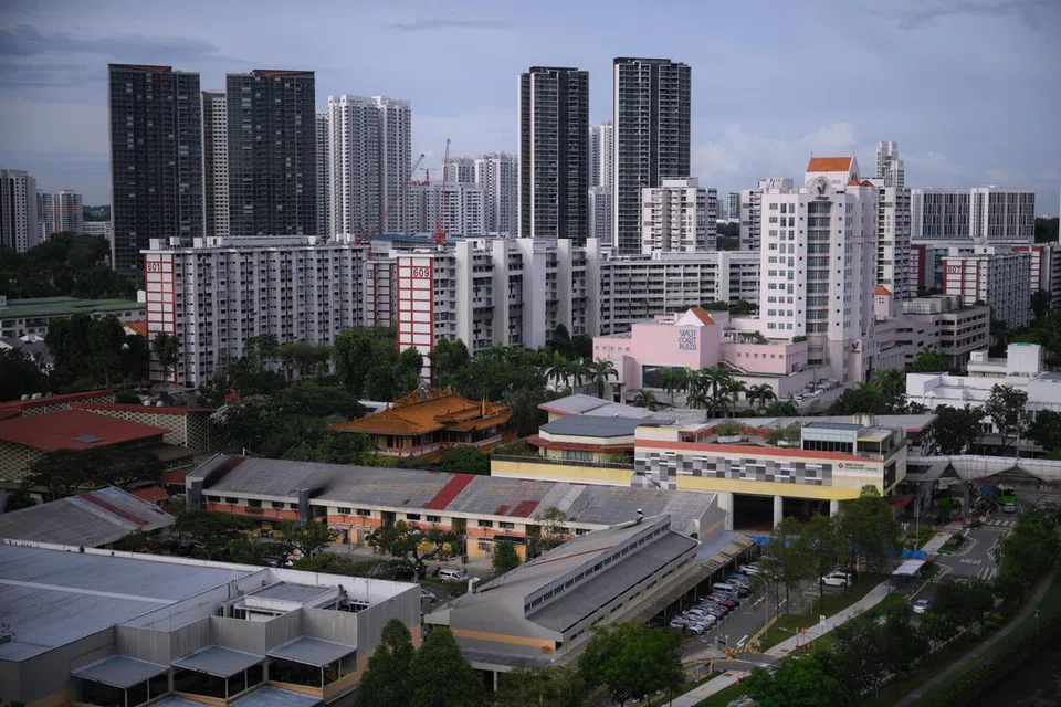 Estet sekitar West Coast Market Square, meliputi West Coast Plaza dan Clementi West Street 1. Kesemua estet itu tergolong dalam GRC West Coast-Jurong West yang baru dibentuk.