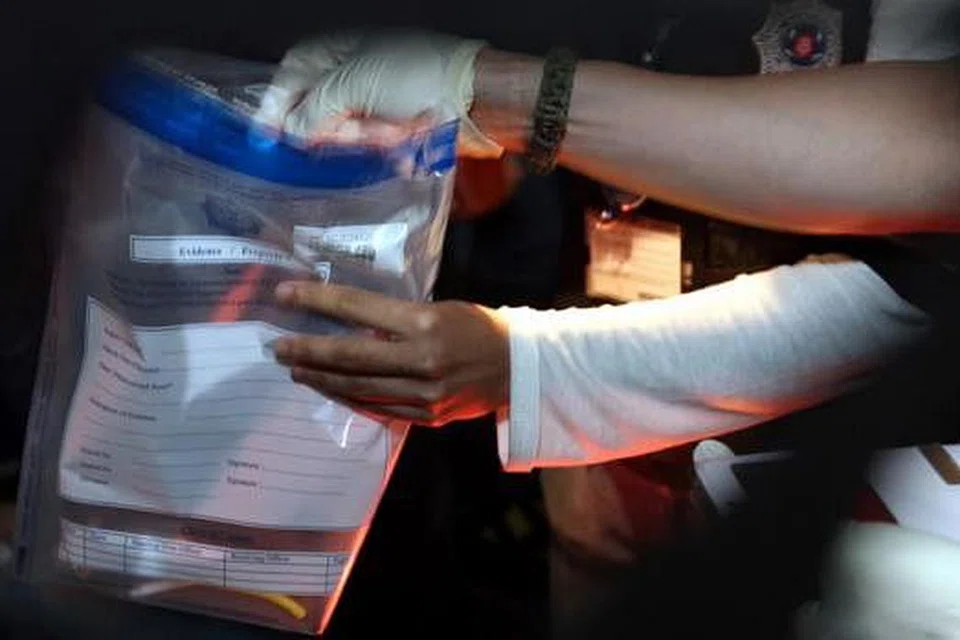 DIRAMPAS: Antara bahan bukti yang dirampas semasa serbuan CNB. 