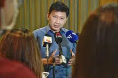 SERTAI GERAKAN BURUH: Encik Chee Hong Tat akan menjalankan tugas sebagai Timbalan Setiausaha Agung NTUC mulai 15 Mei menyusuli pengumuman rombakan Kabinet. - Foto FAIL