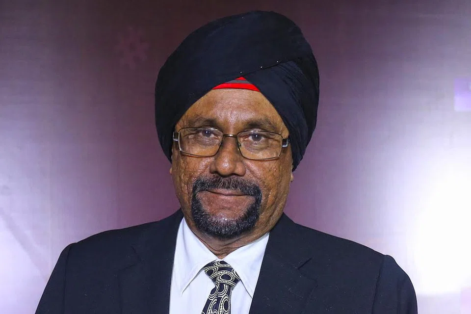 PENGIKTIRAFAN BUAT VETERAN: Penghargaan tinggi buat Datuk Harjit Singh Hullon. - Foto PUTRI MARDHIYAH YAZID