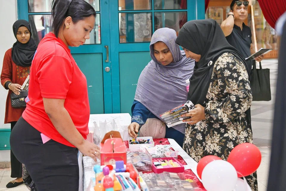 Singapura, Dr Muhammad Faishal Ibrahim, bekas pesalah, penjaga, sokongan, pemulihan, Fund the Fight Fiesta SG60, Kelab Masyarakat Kampong