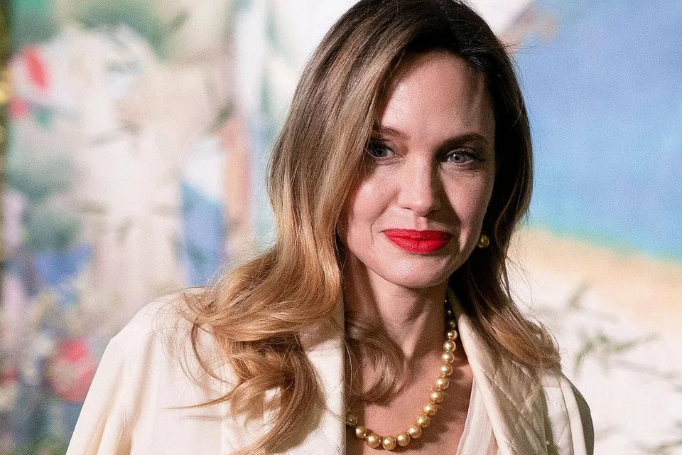 ANGELINA JOLIE: Banyak membawakan watak lasak dan aksi sebelum ini sebagai ejen risikan dan pejuang kebenaran. - Foto AFP