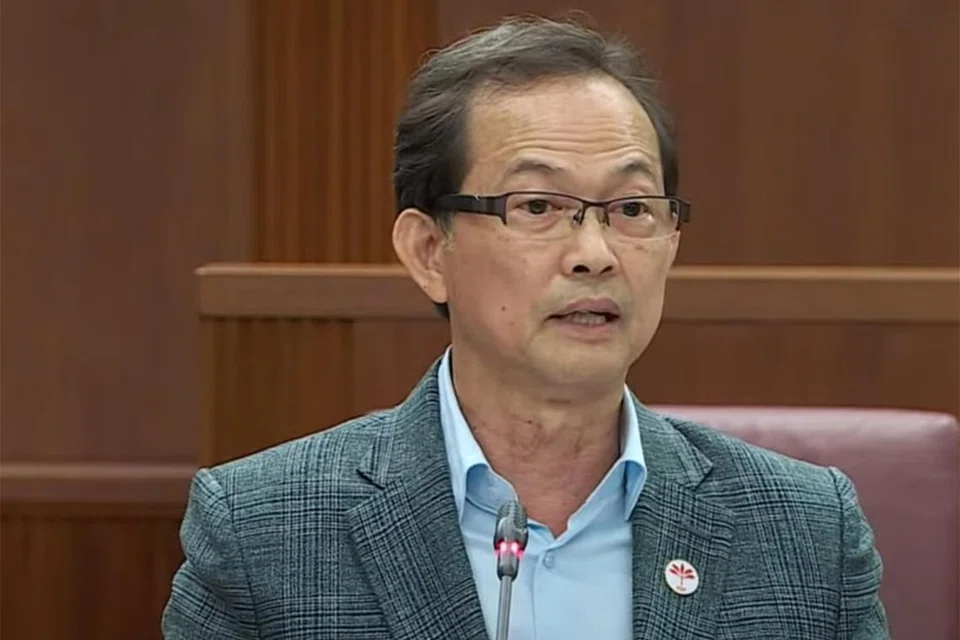 PANDANGAN PSP: Menurut Encik Leong, PSP percaya bahawa apabila menteri atau AP disiasat atas tuduhan rasuah, mereka perlu digantung dari bertugas dan tidak dibayar semasa tempoh itu. 