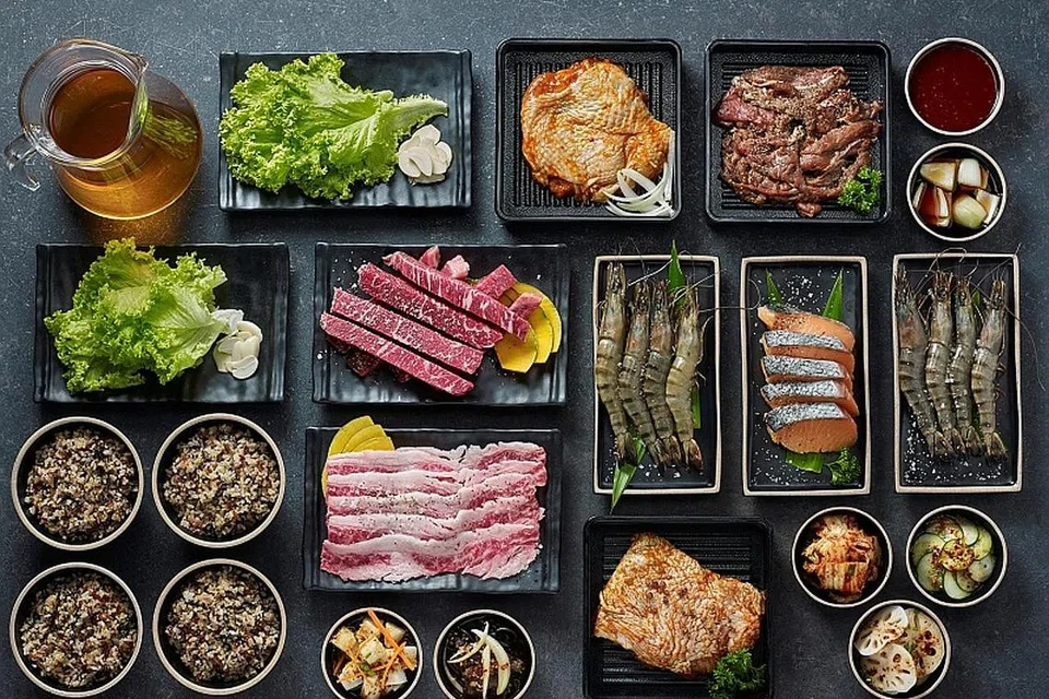 MENU BARU: Antara sajian yang ditawarkan Seoul Garden dalam menu barunya setelah rangkaian restoran yang sebelum ini menawarkan sajian bufet barbeku Korea beralih kepada konsep 'a la carte'. - Foto SEOUL GARDEN