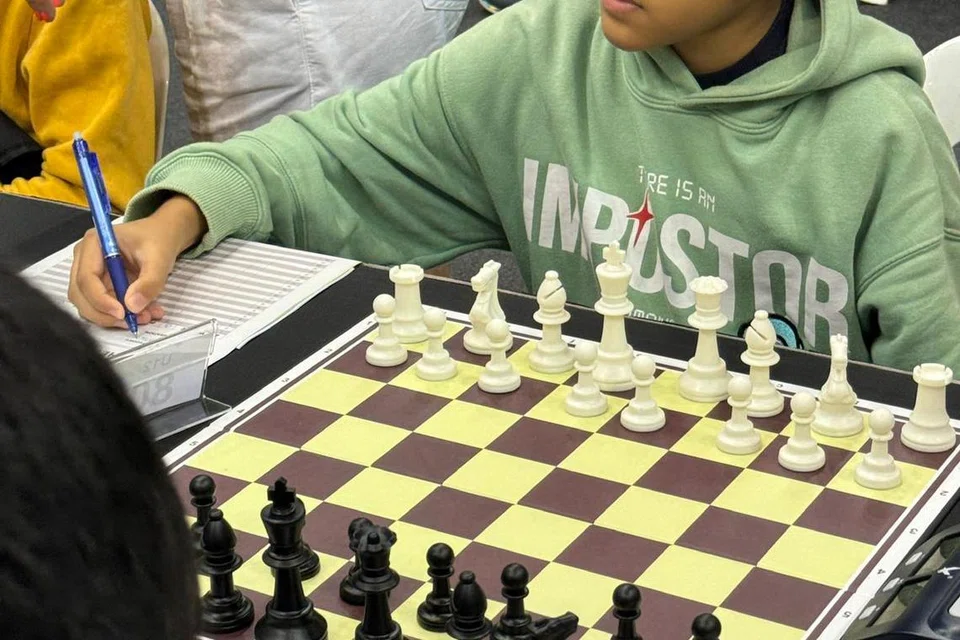 Bilal sedang persiapkan diri di Kejohanan Catur Kumpulan Umur Kebangsaan Ke-39 anjuran Persekutuan Catur Singapura dan Rangkaian Sukan Masyarakat Tampines West di Our Tampines Hub (OTH) 24 hingga 28 November.