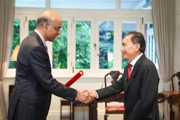 Presiden Tharman Shanmugaratnam (kiri) telah melantik Presiden Muis, Encik Saat A. Rahman, sebagai anggota Majlis Presiden bagi Hak-Hak Kaum Minoriti bagi tempoh tiga tahun, yang berkuat kuasa dari 15 Julai.