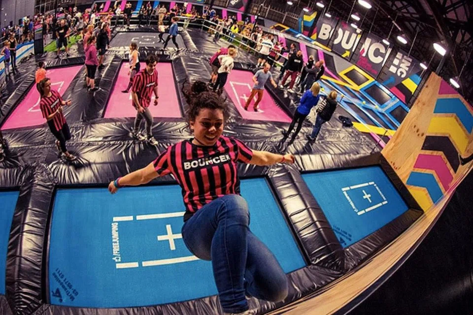 BOUNCE SINGAPORE: Peserta berpeluang melalui pelbagai cabaran menarik menerusi acara anjuran Bounce Singapore. - Foto BOUNCE SINGAPORE 