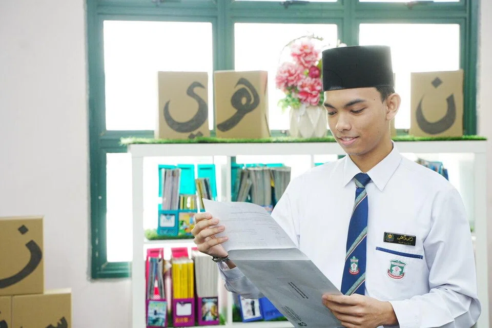 Ahmad Eimran Darwisy Mohammad Suhaimi, pelajar IB, madrasah aljunied al-islamiah, cemerlang 
