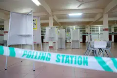 Antara pusat mengundi di Singapura. Hari Penamaan Calon berlangung pada 23 April.