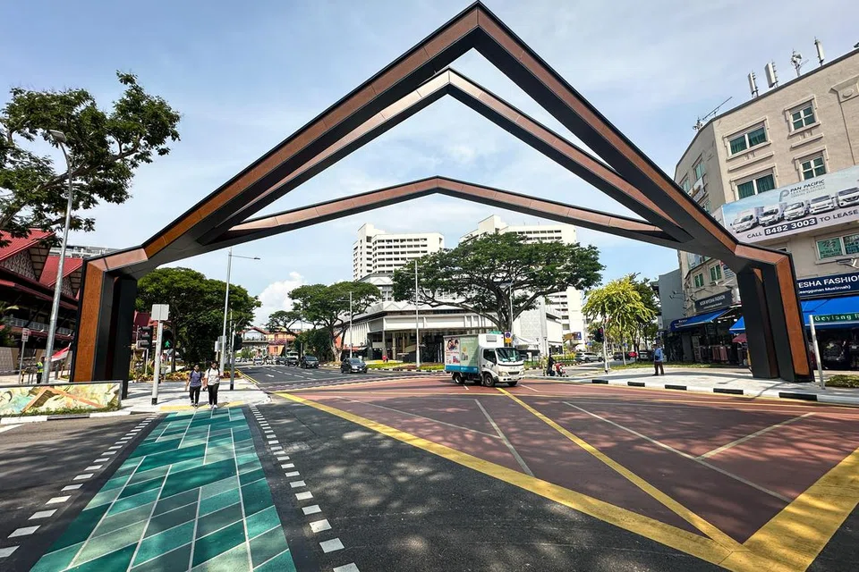 STRUKTUR GAH: Setinggi sekitar 20 meter dan selebar sekitar 30 meter, Gerbang Ikonik menandakan pintu masuk utama ke Jalur Budaya Geylang Serai (GSCB) yang meliputi kawasan dari Tanjong Katong Complex hingga ke Kelab Masyarakat Kampong Ubi.