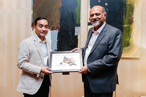 Malaysia, Johor, pusat data, kecerdasan buatan, AI, digital, Onn Hafiz Ghazi, Gobind Singh Deo