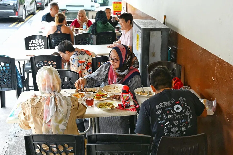 Warong Nasi Pariaman, hari, terakhir