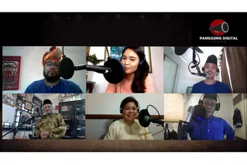 GABUNGAN SUARA LAMA DAN BARU: Panggung Digital merupakan usaha terkini penggiat seni seperti (dari kiri atas, mengikut putaran jam) Saiful Amri Ahmad Elahi, Farhana M Noor, Fir Rahman, Nadiputra, Dalifah Shahril dan M Saffri A Manaf mengetengahkan seni lakonan suara persis di radio dalam kaedah baru di YouTube. Seorang lagi penggerak projek itu adalah anak M Saffri, M Fadlin. - Foto ihsan SAIFUL AMRI AHMAD ELAHI