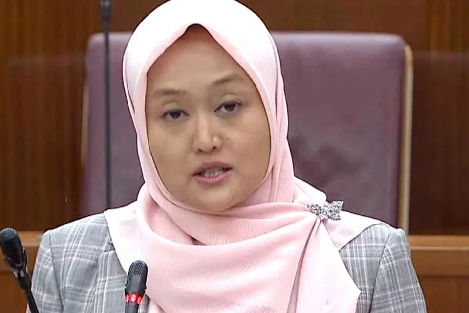 Cik Rahayu Mahzam