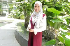 USAHA MERANGSANG PENCAPAIAN MASYARAKAT: Selain kejayaan dalam bidang akademik, niaga dan kerjaya, pencapaian individu yang berjaya mengharungi liku-liku kehidupan turut Cik Alia Fatin Abdullah paparkan menerusi catatan nota dan rakaman video. - Foto BM oleh NAZRY MOKHTAR