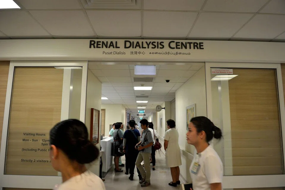 BERMULANYA JANGKITAN: Jangkitan Hepatitis C yang berlaku tahun lalu di wad ginjal SGH telah mengakibatkan 25 pesakit di wad itu dijangkiti penyakit tersebut dan meragut lapan nyawa. - Foto fail