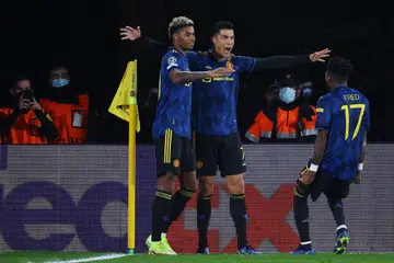 TEMUI SASARAN: Bintang United, Cristiano Ronaldo (tengah), meraikan golnya bersama rakan sepasukan lain semasa kemenangan ke atas Villareal. - Foto AFP 