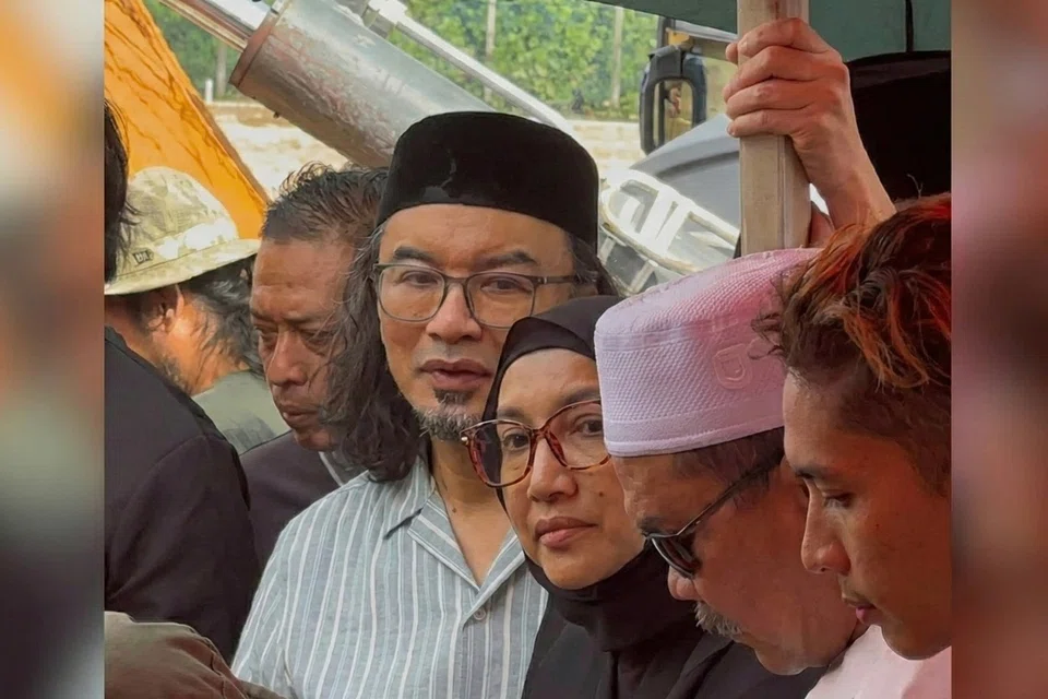 Anuar Zain, Ziana Zain, ibu bapa meninggal