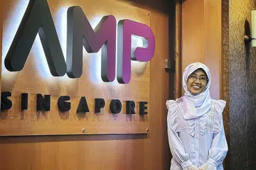 KETENGAHKAN ISU: Dr Humairah Zainal, ahli penyelidik, Hospital Besar Singapura; pensyarah madya Universiti Sains Kemasyarakatan Singapura; dan ahli jawatankuasa eksekutif Pusat Kajian Ehwal Islam dan Melayu (Rima) merupakan ketua panel belia AMP Singapura yang bakal mengadakan Konvensyen Nasionalnya Oktober ini. - Foto BH oleh HARITH MUSTAFFA