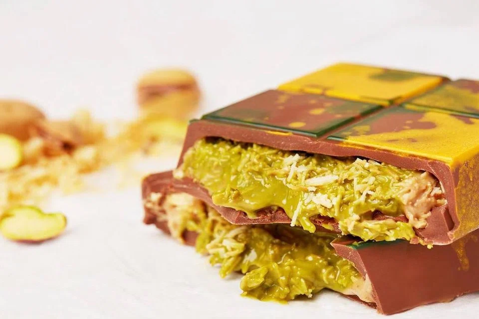 Jenama Dubai Fix Dessert Chocolatier, terkenal dengan produk, Can’t Get Khanafed Of It. 