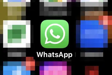 KHIDMAT TERJEJAS: Gangguan khidmat WhatsApp telah menjejas lebih 20,000 pengguna di Singapura, menurut laman web penjejakan gangguan downdetector.com. - BENJAMIN SEETOR 