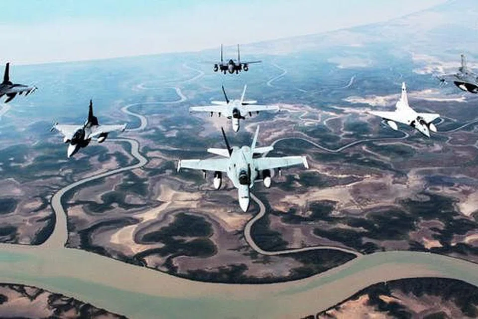 Angkatan Bersenjata Singapura juga diberi peluang berlatih di beberapa kawasan di Australia seperti Pearce di Australia Barat, Tamworth di New South Wales, dan Kawasan Latihan Shoalwater Bay di Queensland