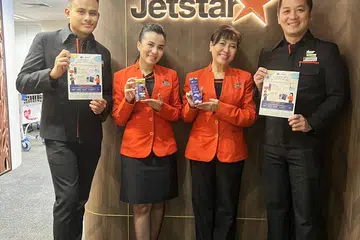 TERBANG SAMBIL BERAMAL: Jetstar akan memasarkan produk yang direka golongan berkeperluan khas dari MIJ Hub kepada pelanggan yang mengambil penerbangan bersama mereka.