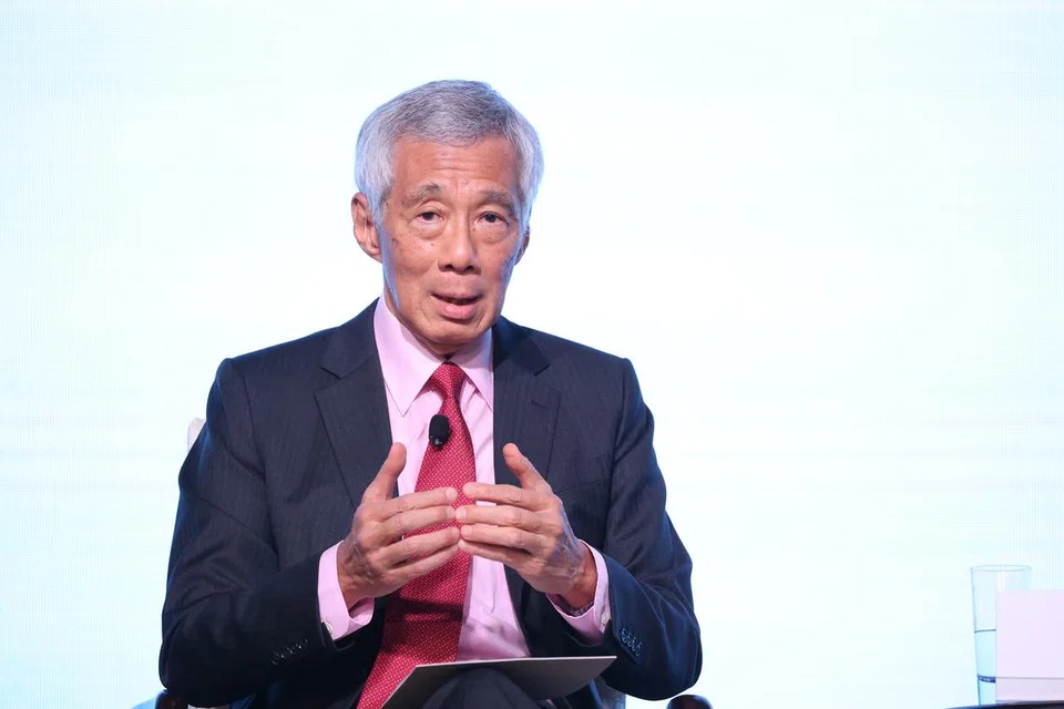 SURAT BALAS: Perdana Menteri, Encik Lee Hsien Loong, menerima peletakan jawatan S Iswaran sebagai Menteri Kabinet dan Anggota Parlimen (AP).  