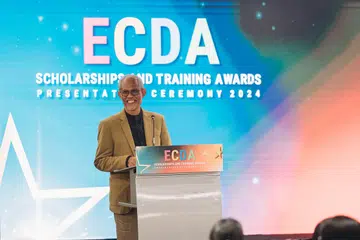 Menteri Pembangunan Sosial dan Keluarga, Encik Masagos Zulkifli Masagos Mohamad, mengumumkan tiga inisiatif Ecda untuk mengukuhkan pembangunan profesional guru pendidikan awal kanak-kanak (EC). Inisiatif itu adalah satu kaedah pedagogi baru, Alat Pengajaran Kualiti (QTT); Rangka Kerja Pembangunan Awal (EYDF) dan Panduan Bimbingan, yang kededuanya dikemas kini.