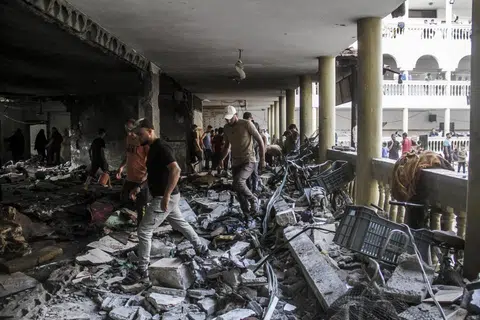 Perkhidmatan Kecemasan Awam Gaza berkata kira-kira 100 orang terbunuh dalam serangan di sekolah tersebut pada 10 Ogos.
