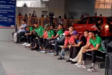 MENDAPAT PERHATIAN: Laporan mengenai pemain bola sepak Sukan SEA dan latihan antipengganasan di Masjid Sultan dikongsi ramai pembaca di media sosial. - Foto fail
