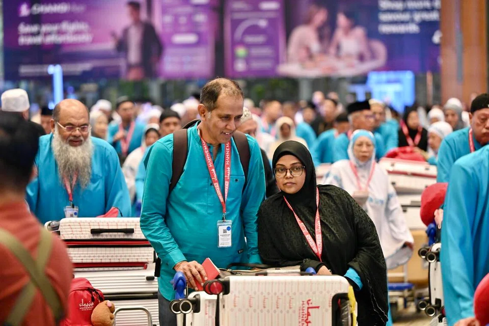 Seramai 900 anggota jemaah haji Singapura sudah selamat tiba di Arab Saudi untuk menunaikan rukun Islam kelima itu.