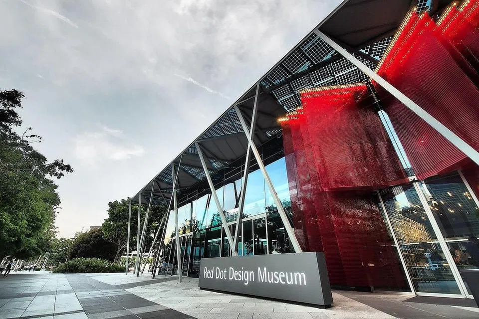 RED DOT DESIGN MUSEUM: Mereka yang meminati dan menghargai rekaan pasti akan kagum dengan pameran antara rekaan terbaik di dunia di muzium ini. Muzium ini mengetengahkan lebih 200 hasil rekaan yang merangkul Anugerah Rekaan Red Dot, antara anugerah rekaan terbesar di dunia. - Foto RED DOT DESIGN MUSEUM