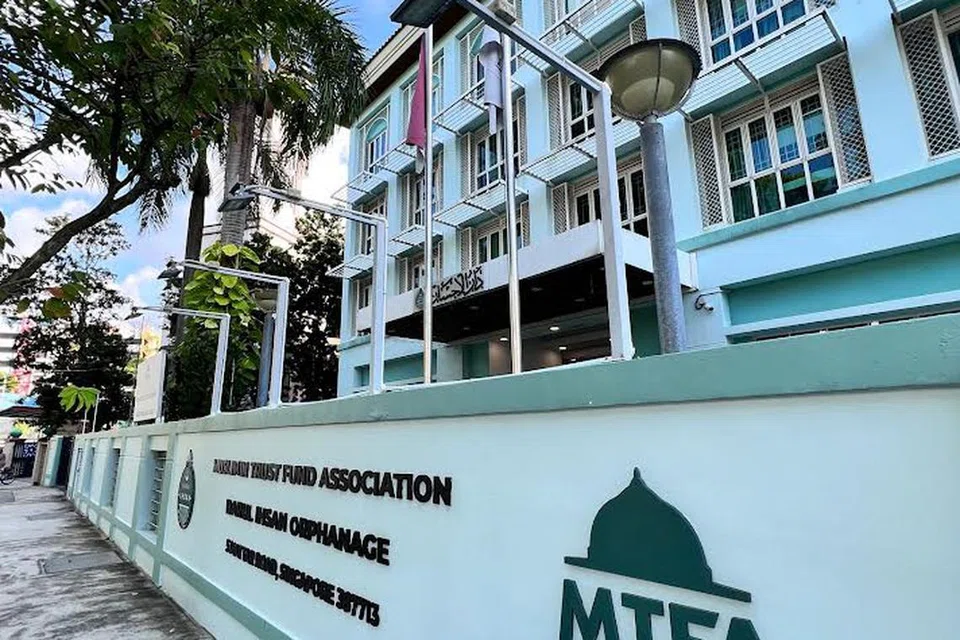 KESAN KEHIDUPAN: Rumah Anak Yatim Darul Ihsan di bawah Persatuan Derma Amanah Muslimin (MTFA) bukan sekadar rumah perlindungan, malah menjadi saksi perkembangan kehidupan Encik Dzulkarnaen Zainul Abiddin sejak beliau kecil lagi. 