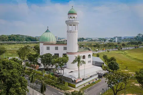Masjid Alkaff Kampung Melayu yang terletak di Bedok Reservoir Road ini sedang menjalani kerja peningkatan dan memerlukan sokongan ramai. 