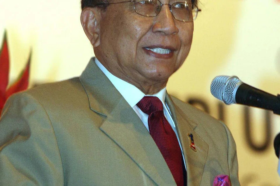 TAN SRI DR RAIS YATIM: Sedih dengan tindakan yang diambil Dr Mahathir sekarang.