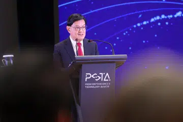 Berucap di majlis Anugerah Sains dan Teknologi Presiden (PSTA) 2026 di Universiti Teknologi Nanyang (NTU) pada 28 Ogos, Pengerusi Yayasan Penyelidikan Nasional (NRF), Encik Heng Swee Keat berkata Singapura menyasarkan untuk berada di barisan hadapan dalam bidang penyelidikan dan inovasi, termasuk menerusi kemajuan dalam kecerdasan buatan (AI), teknologi kuantum, bahan termaju dan sains hayat.