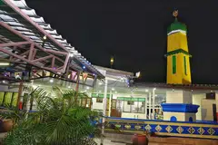 DITUTUP DUA HARI: Masjid Petempatan Sembawang ditutup bagi kerja pembersihan dan penyahjangkitan pada Selasa (27 April) dan Rabu (28 April) menyusuli maklumat yang diterima daripada Kementerian Kesihatan (MOH) mengenai kunjungan individu yang dikenal pasti positif Covid-19 pada 23 April lalu - Foto BH oleh DESMOND WEE.
