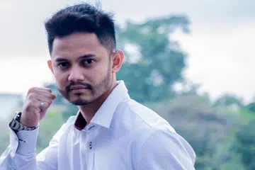 PILIHAN SENDIRI: Hairul Azreen menjelaskan beliau sendiri yang selesa membina nama sebagai wira aksi. 