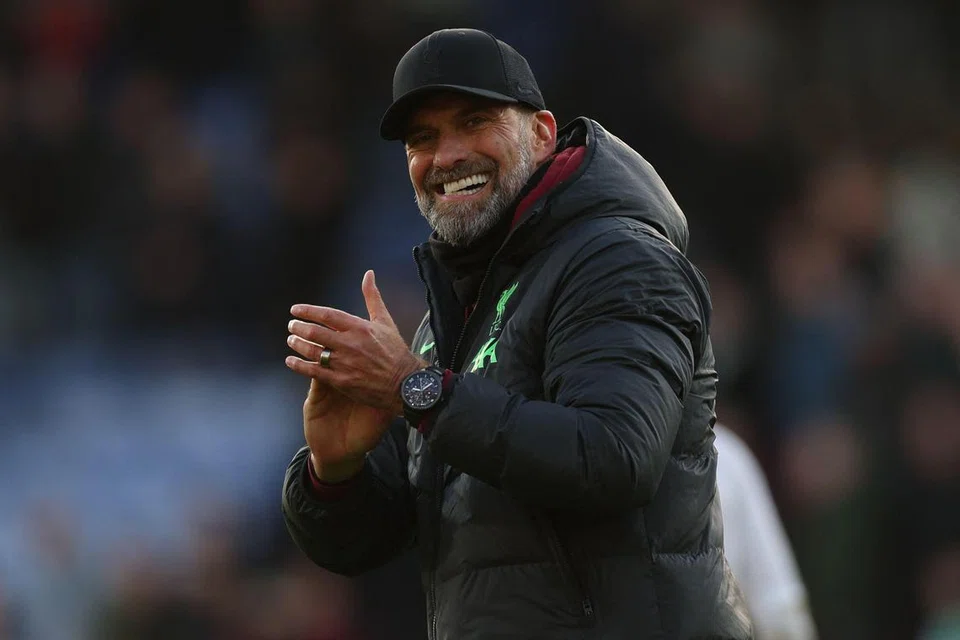 SERBA YAKIN: Liverpool semakin yakin. Di bawah pimpinannya, Liverpool sukar kalah dan pemainnya menunjukkan sifat tidak berputus asa. Walau ketinggalan dua kali dalam perlawanan dengan Fulham, Liverpool tidak berputus asa dan dua gol lewat membantu ia menang 4-3. 