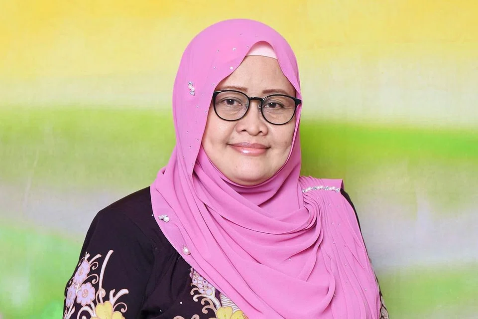 AINUN MOHAMED LAHAB. 