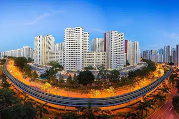 PERLINDUNGAN PENTING: Majoriti pemilik rumah HDB membayar pinjaman perumahan secara ansuran setiap bulan menggunakan wang Tabung Simpanan Pekerja (CPF) mereka. Bagi anggota CPF ini, adalah wajib bagi mereka untuk dilindungi di bawah Skim Perlindungan Perumahan (HPS). - Foto ISTOCKPHOTO